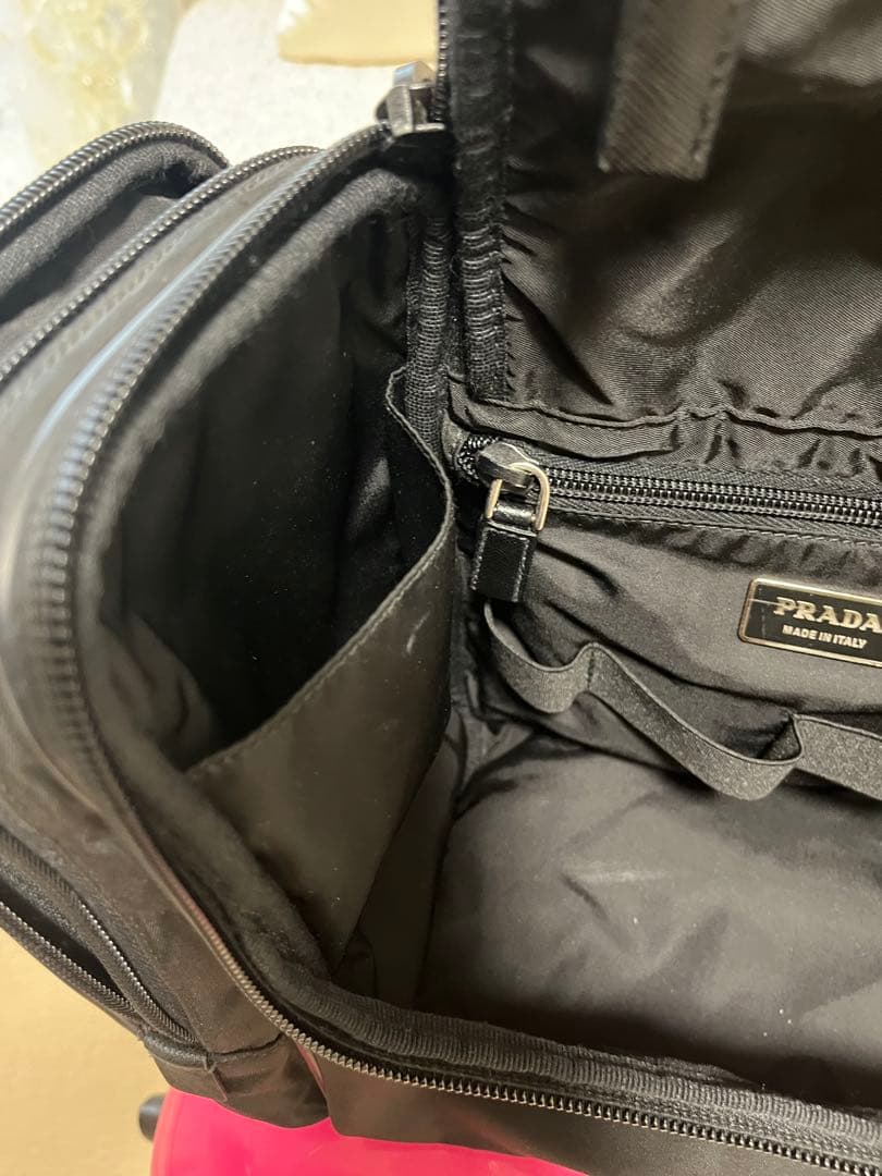 PRADA、コスメポーチ、旅行鞄、手荷物 、バニティバッグ、キャリーバッグ