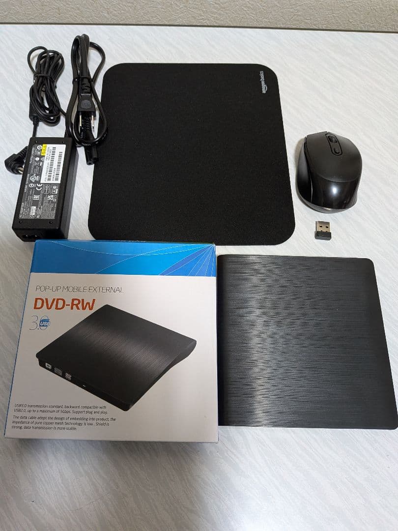 Fujitsu FMV Lite 15.6インチ ノートPC. 3515H3W．