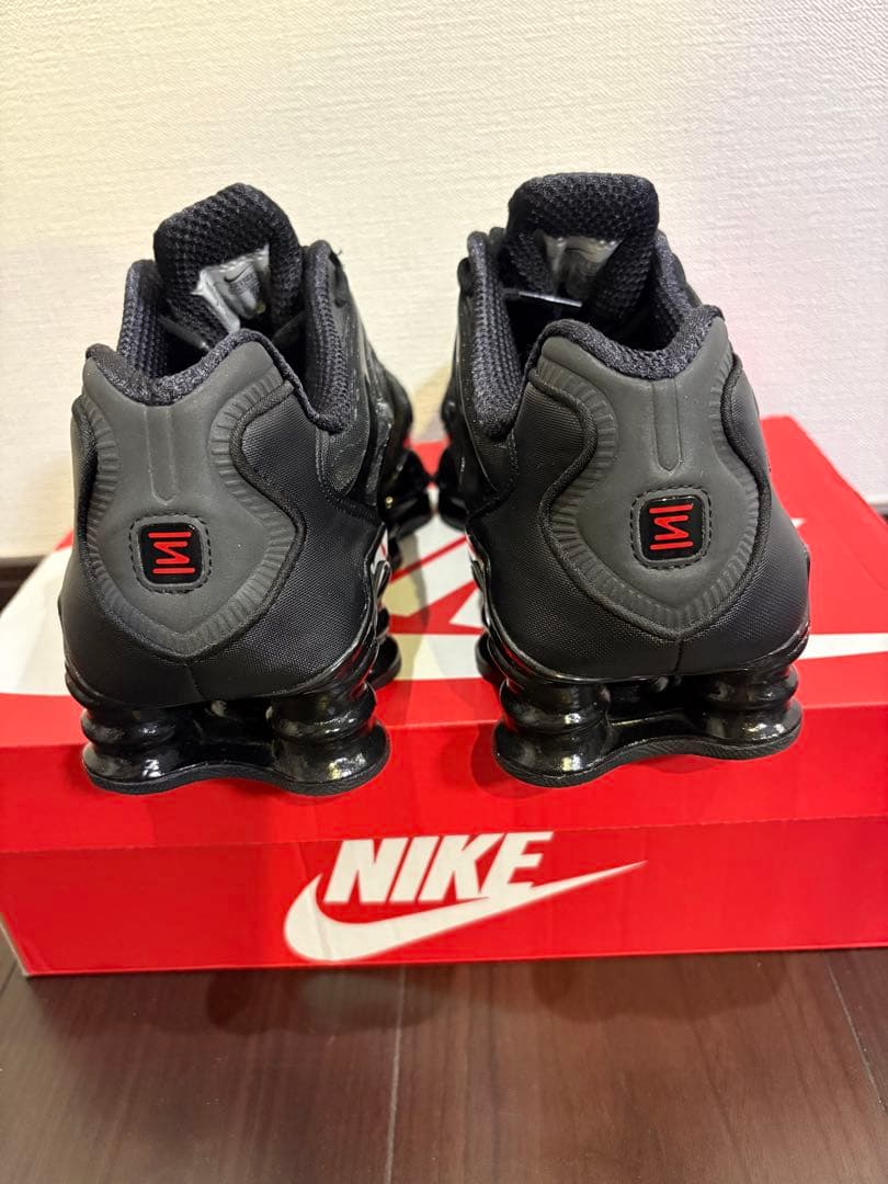 NIKE Shox ブラック スニーカー