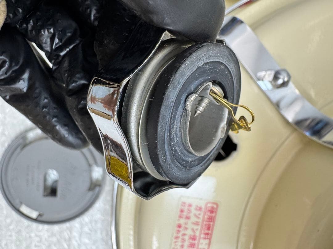 3*8様 Aladdin 石油ストーブ クリーム色