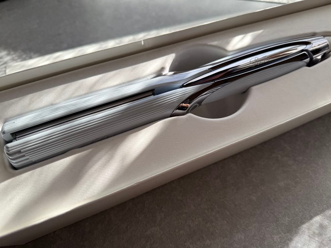 2024年製 ReFa リファ ストレートアイロン プロ ホワイト