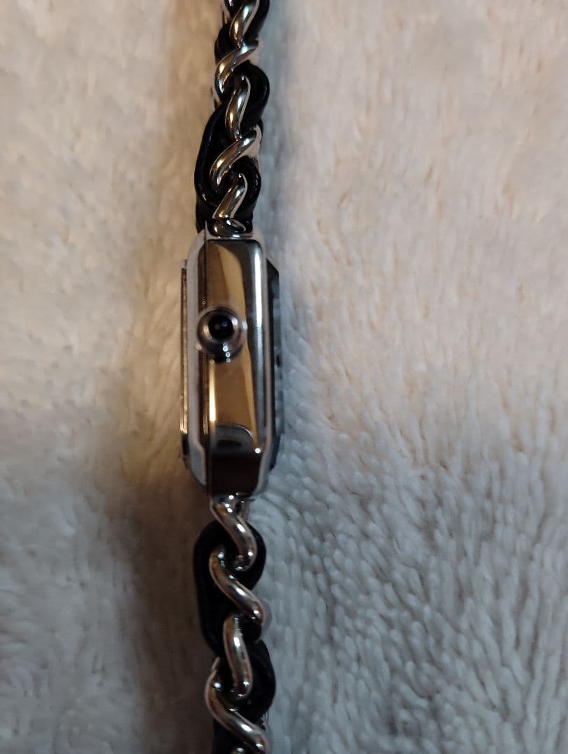 CHANEL 腕時計 ブラック シルバー（イミテーション）