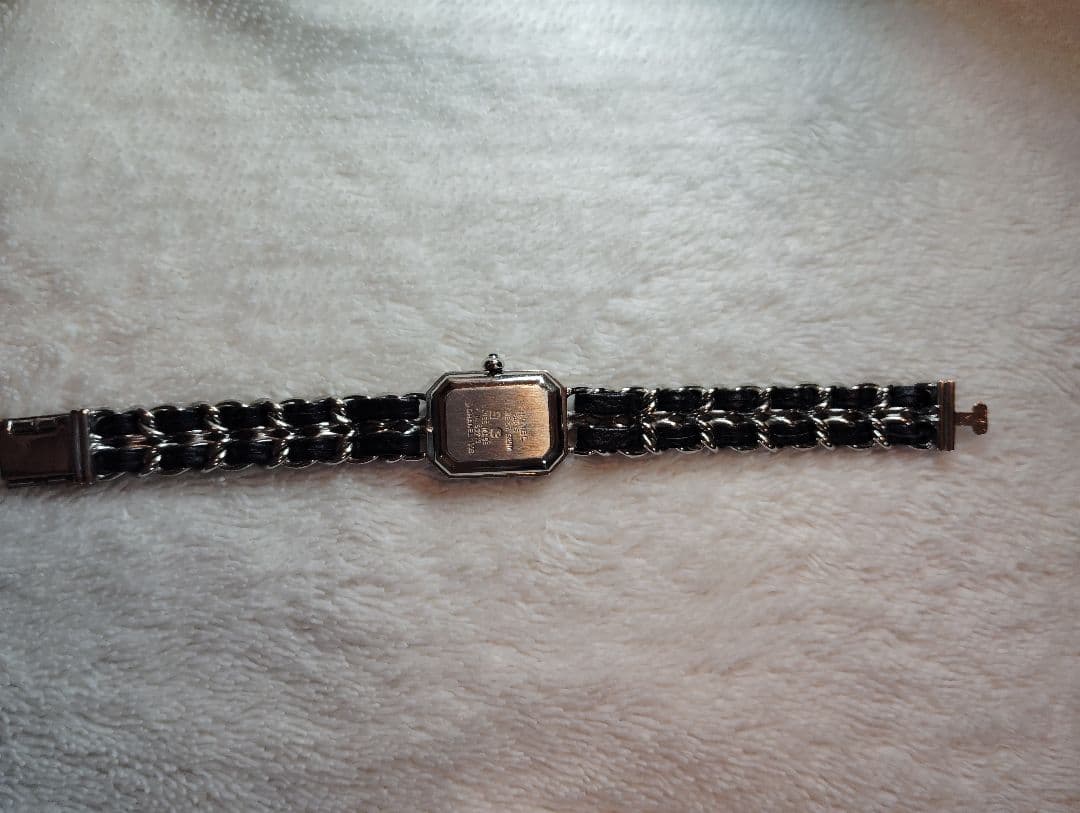 CHANEL 腕時計 ブラック シルバー（イミテーション）