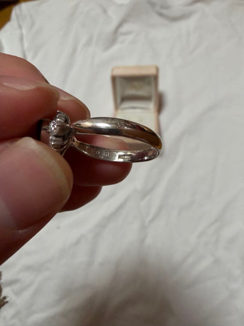 ハート型グリーンリング　pt900