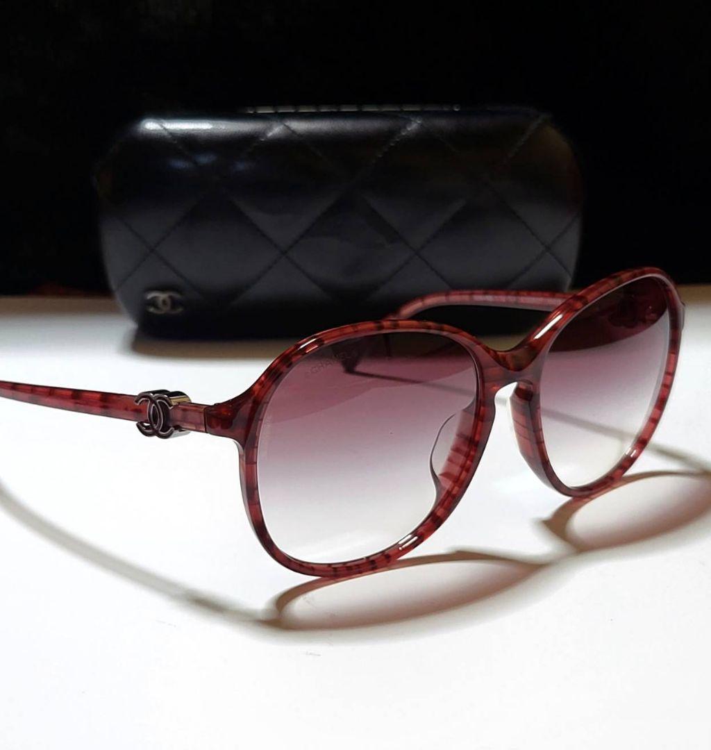 ◆CHANEL　シャネル◆ロゴ付き　サングラス　ケース付き