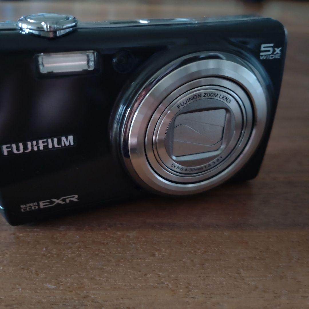 デジタルカメラ　富士フイルムFINEPIX F200EXR