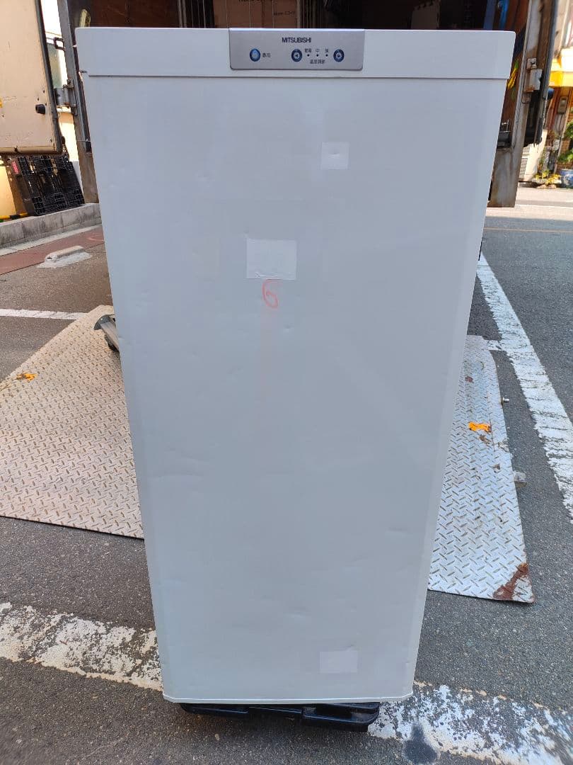 MITSUBISHI ノンフロン冷凍庫MF-U12N-W1型 121L