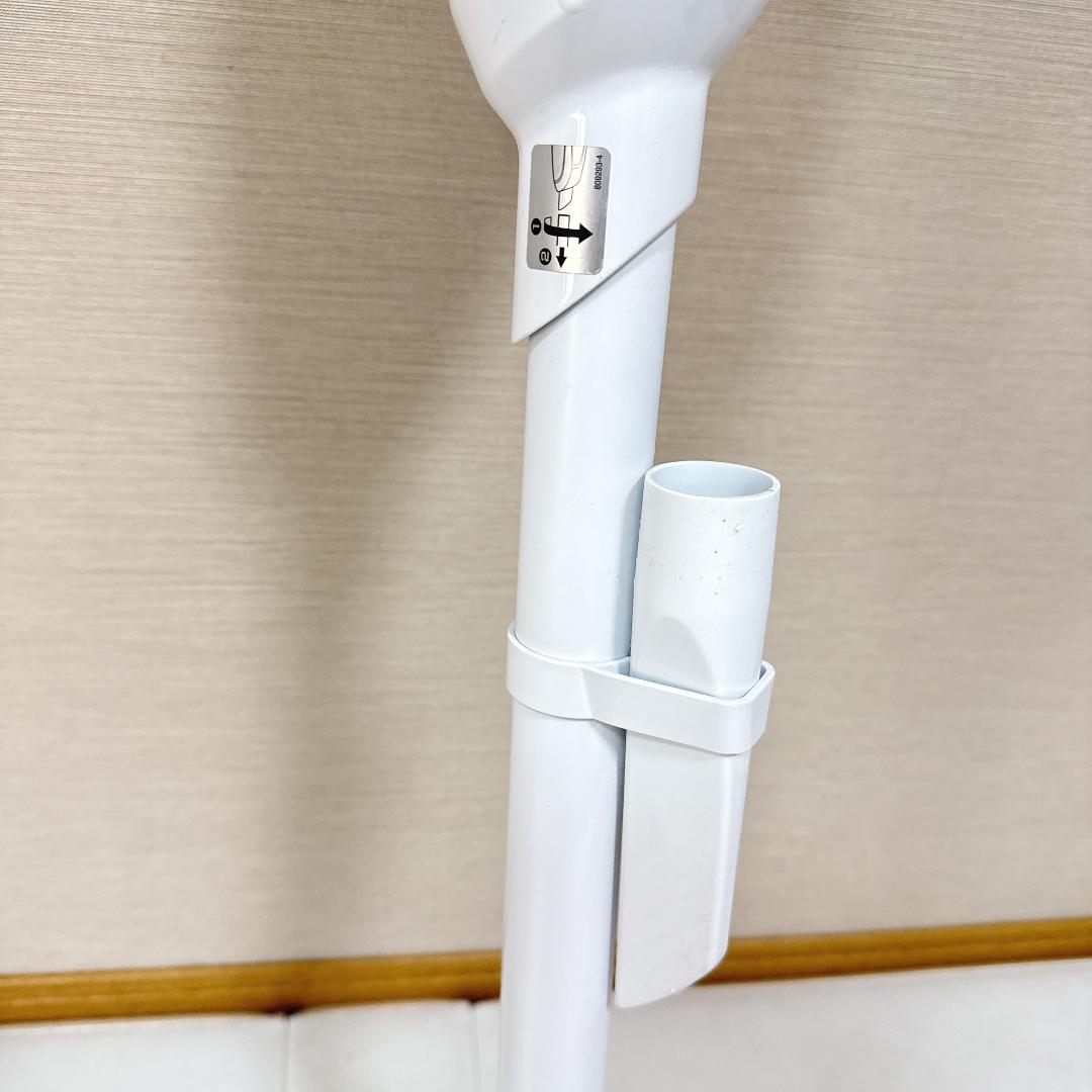 【美品】マキタ コードレス掃除機 バッテリ充電器付　CL108FDSHW