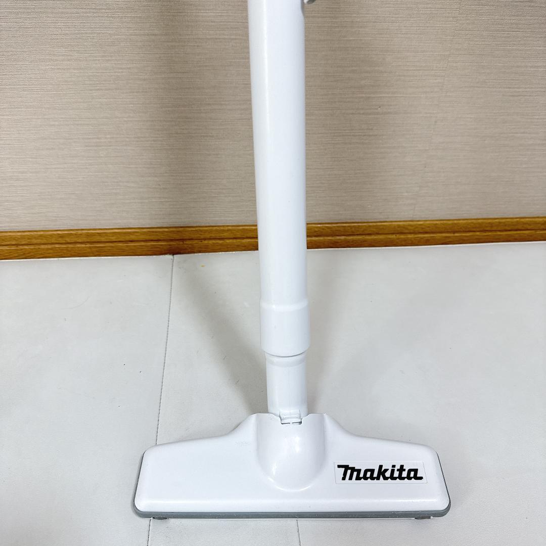 【美品】マキタ コードレス掃除機 バッテリ充電器付　CL108FDSHW