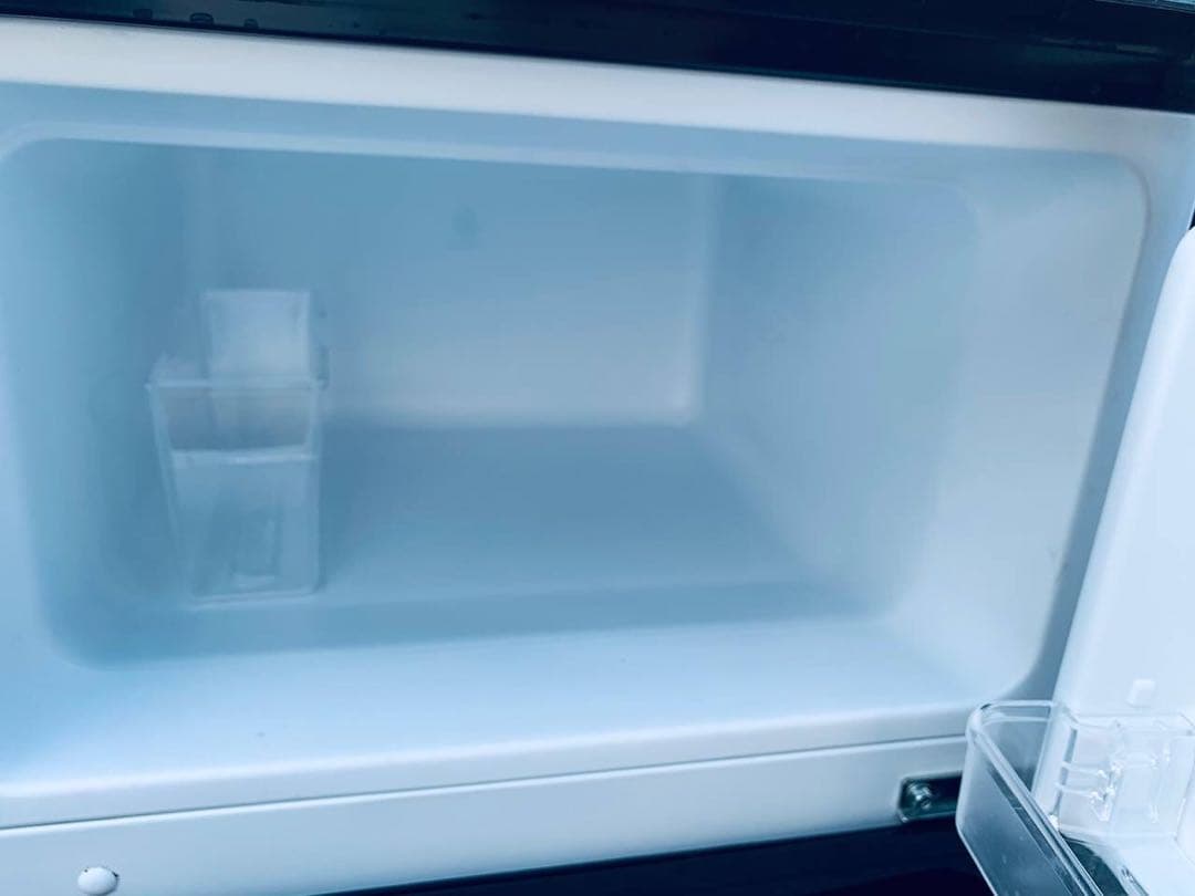 ♦comfee ノンフロン冷凍冷蔵庫【2023年製】RCT90BL