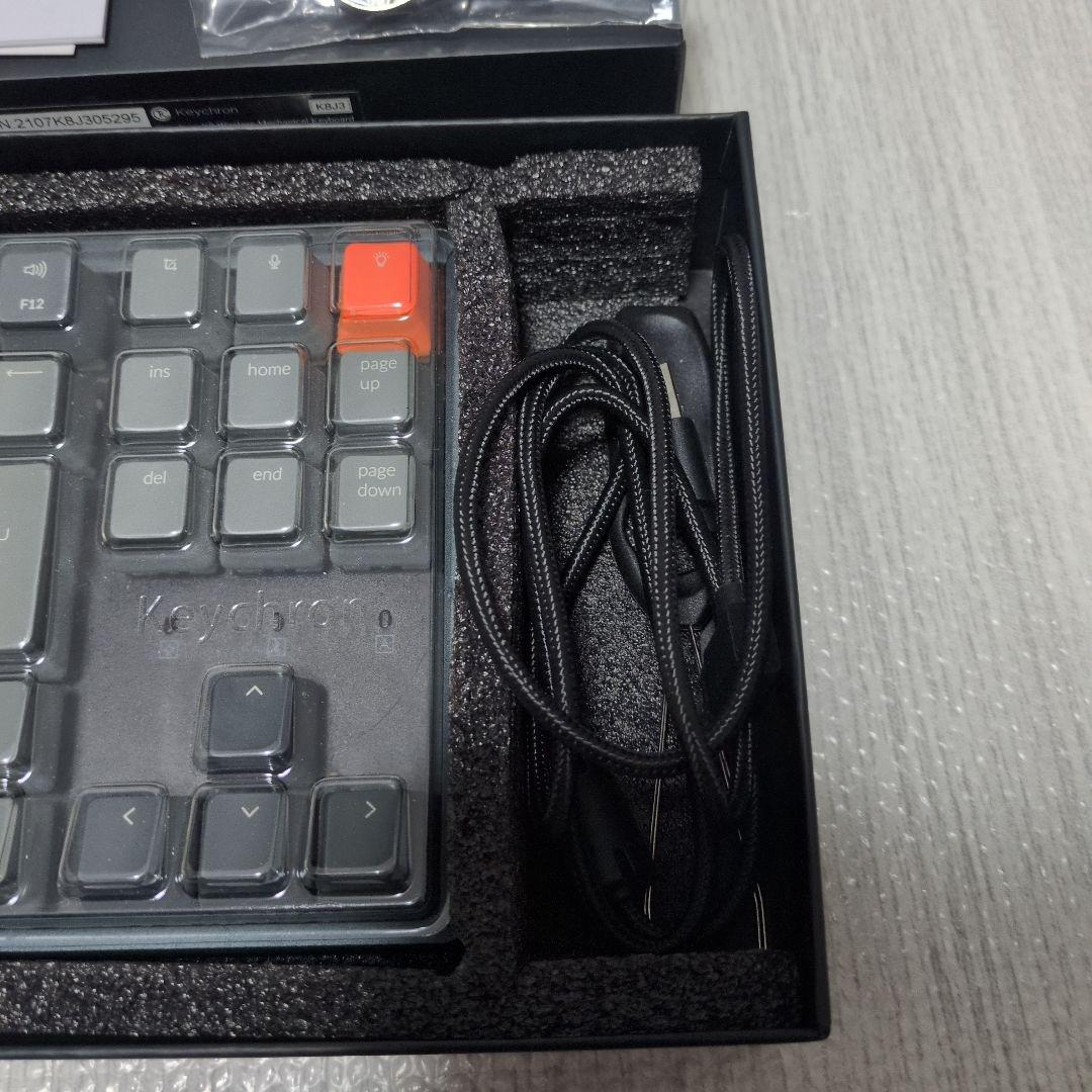 Keychron K8 ワイヤレスメカニカル茶軸　日本語配列 赤軸未開封おまけ