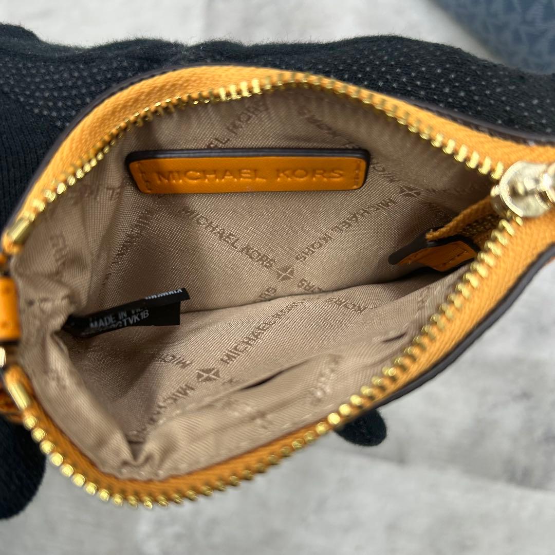 ✨極美品✨マイケルコース　ポーチ　ジップカードケース　ケース　シグネチャー