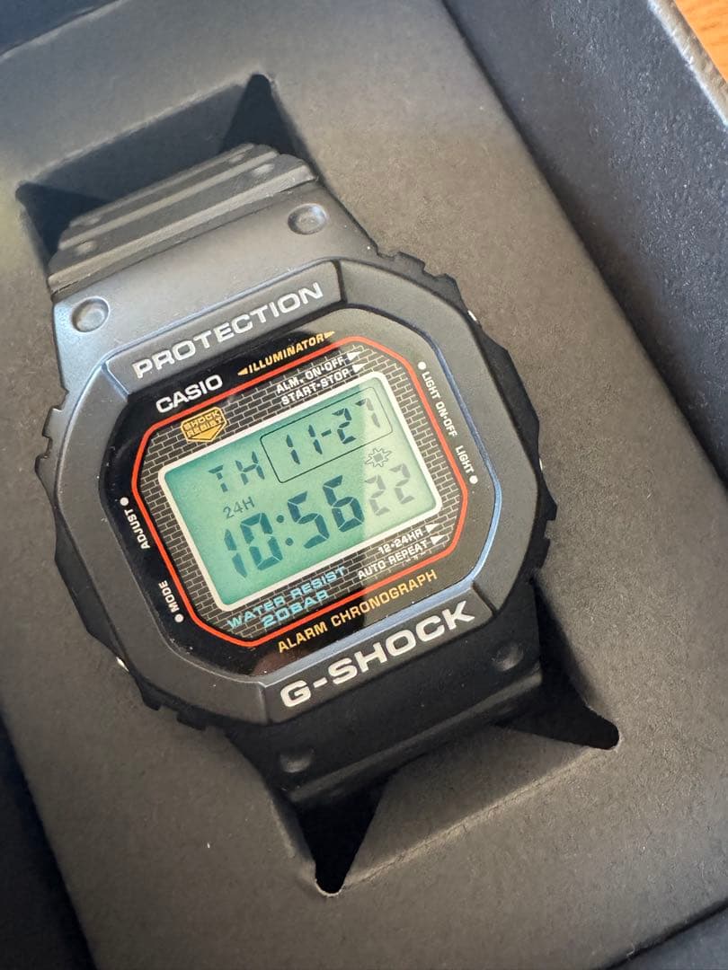 G-SHOCK DW-5000-1JF 復刻モデルメ タルケース G-SHOCK