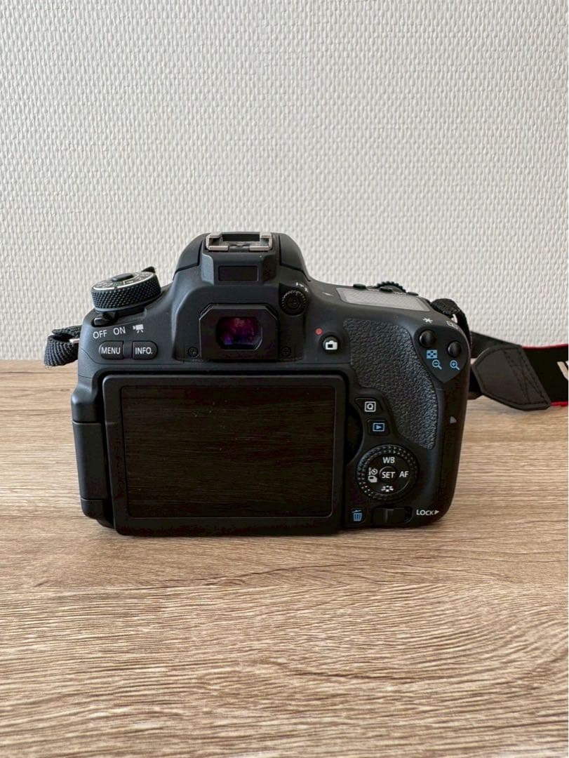 【美品】Canon EOS 8000D 新品レンズキット / すぐ使えるセット