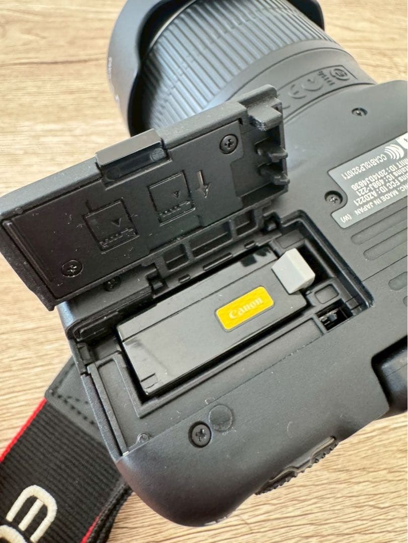 【美品】Canon EOS 8000D 新品レンズキット / すぐ使えるセット