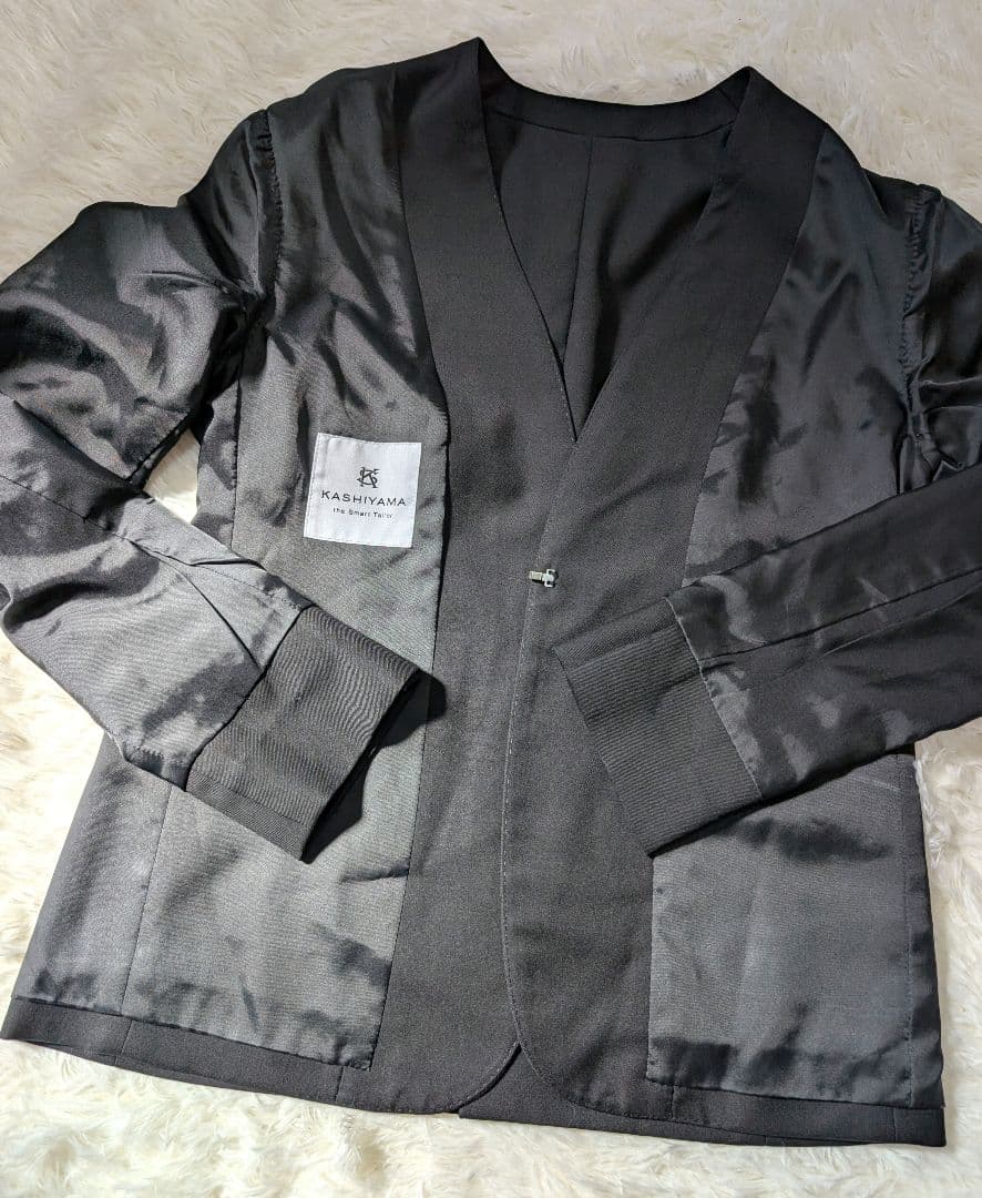 KASHIYAMA ノーカラー パンツ スーツ ブラック シングル ブレスト