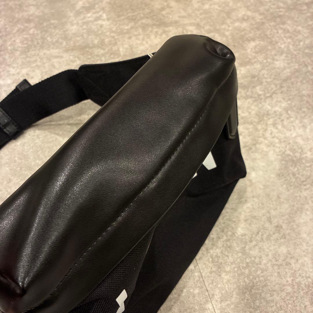 新品　DSQUARED2 アイコン ボディバッグ 牛革　レザー