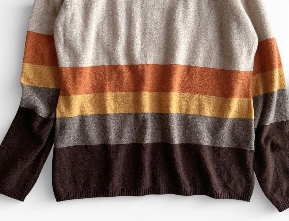 新品タグ付ピッコーネ 定価4.7万 カシミヤ100%ビジューロゴハイネックニット