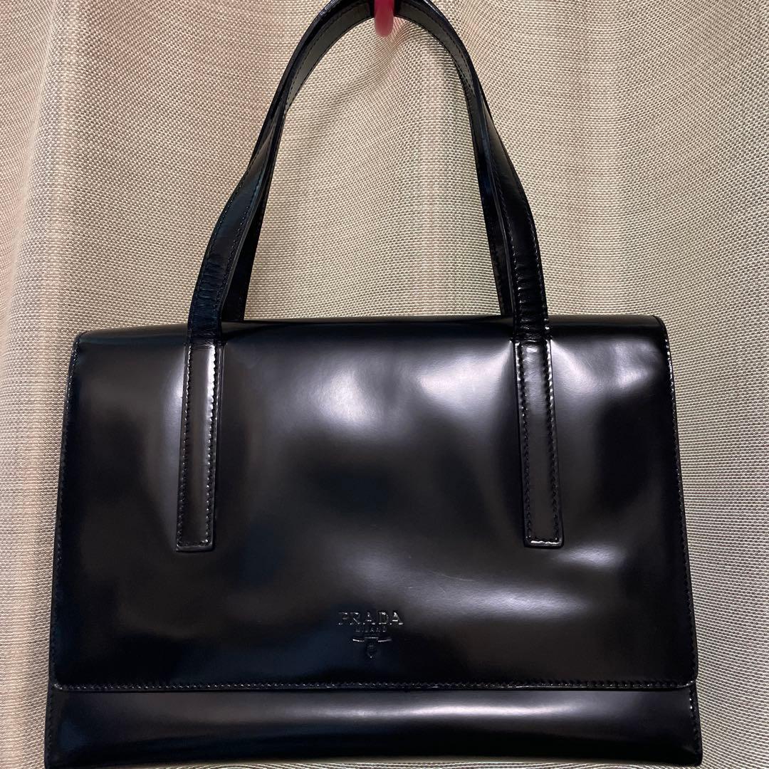 PRADA 黒 レザーハンドバッグ