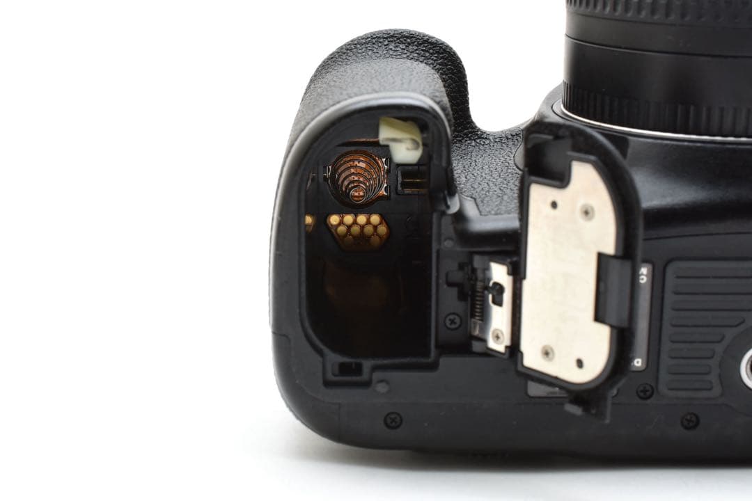 Canon EOS 7D Mark II ボディ ＋ EF-S 18-55mm