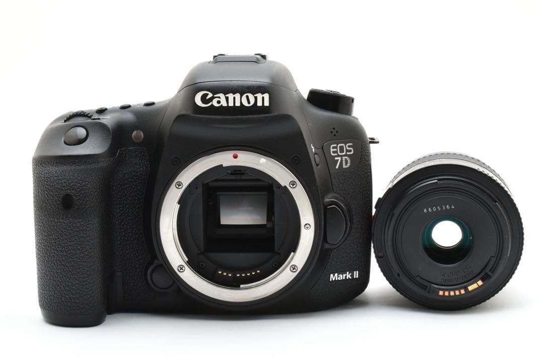 Canon EOS 7D Mark II ボディ ＋ EF-S 18-55mm
