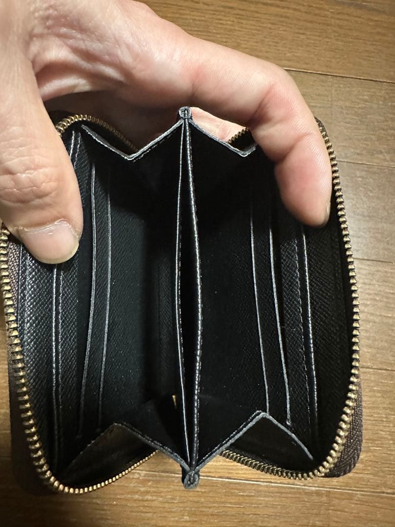 LOUIS VUITTON ジャイアントジッピー