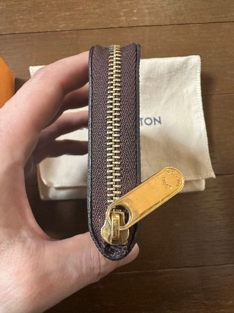 LOUIS VUITTON ジャイアントジッピー