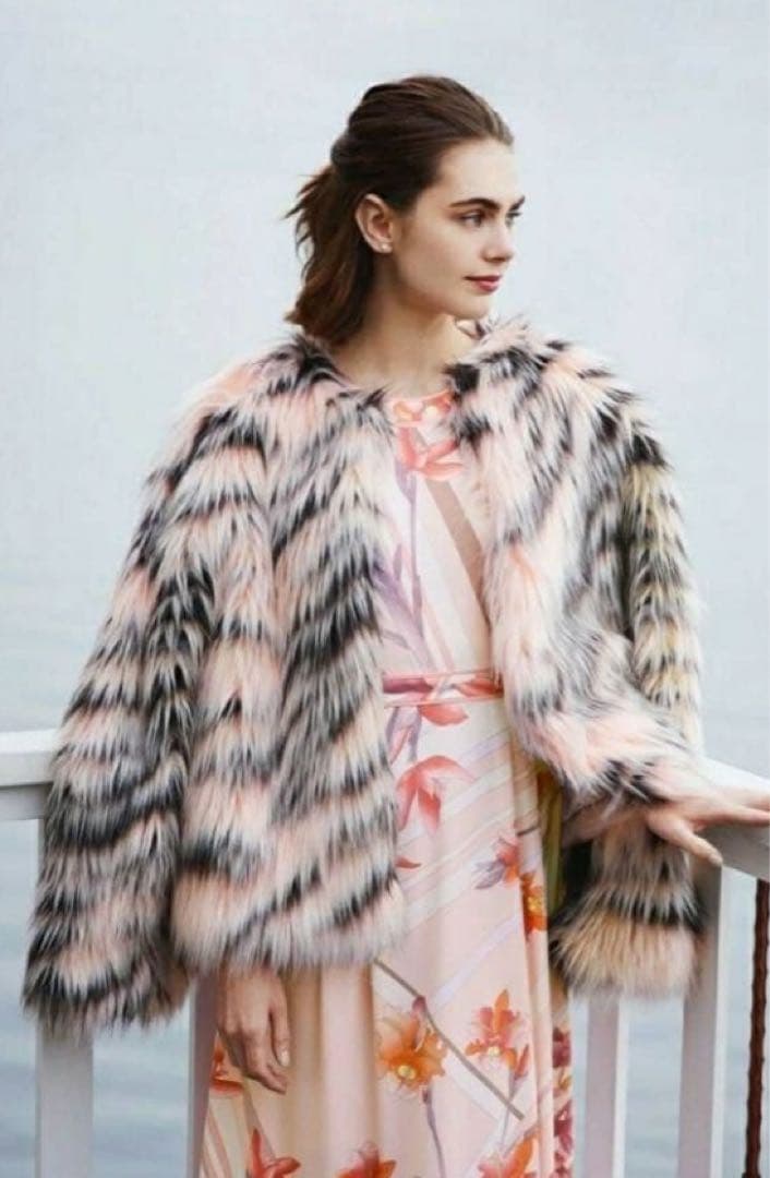 【新品タグ付】レオナール ゴージャスなフッサフサファーコート　オーバーサイズ