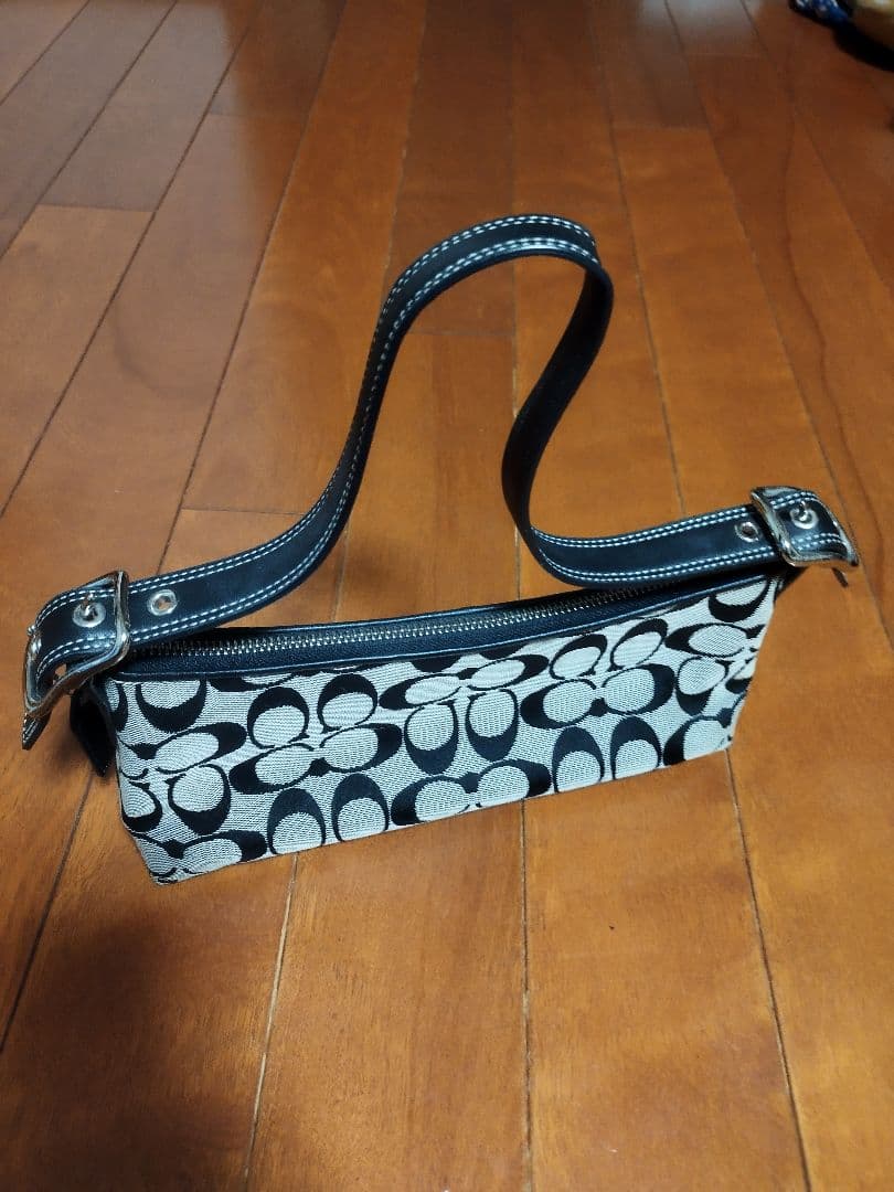 COACH フラワーパターン ハンドバッグ