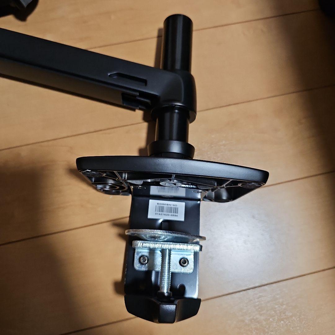 値下げしました！　Amazonベーシック　モニターアーム　シングルディスプレイ