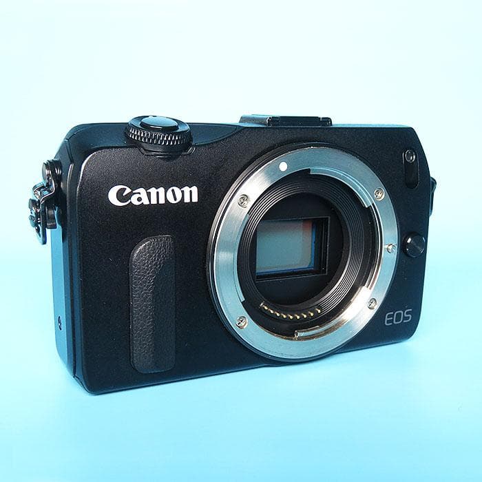 Canon EOS M ボディ ミラーレス 一眼レフカメラ 本体と付属品 動作品