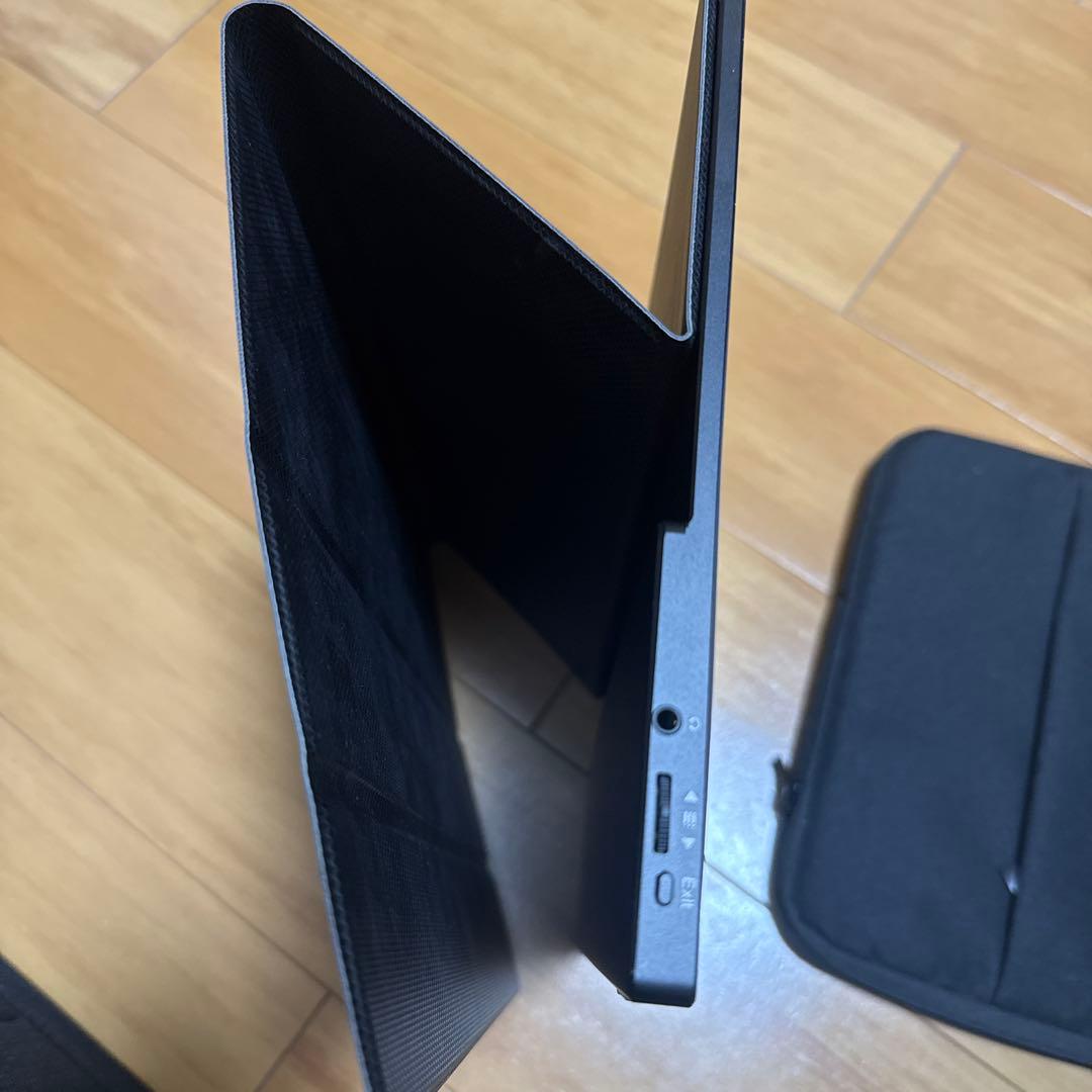 携帯可能モバイルモニター　15.6インチ