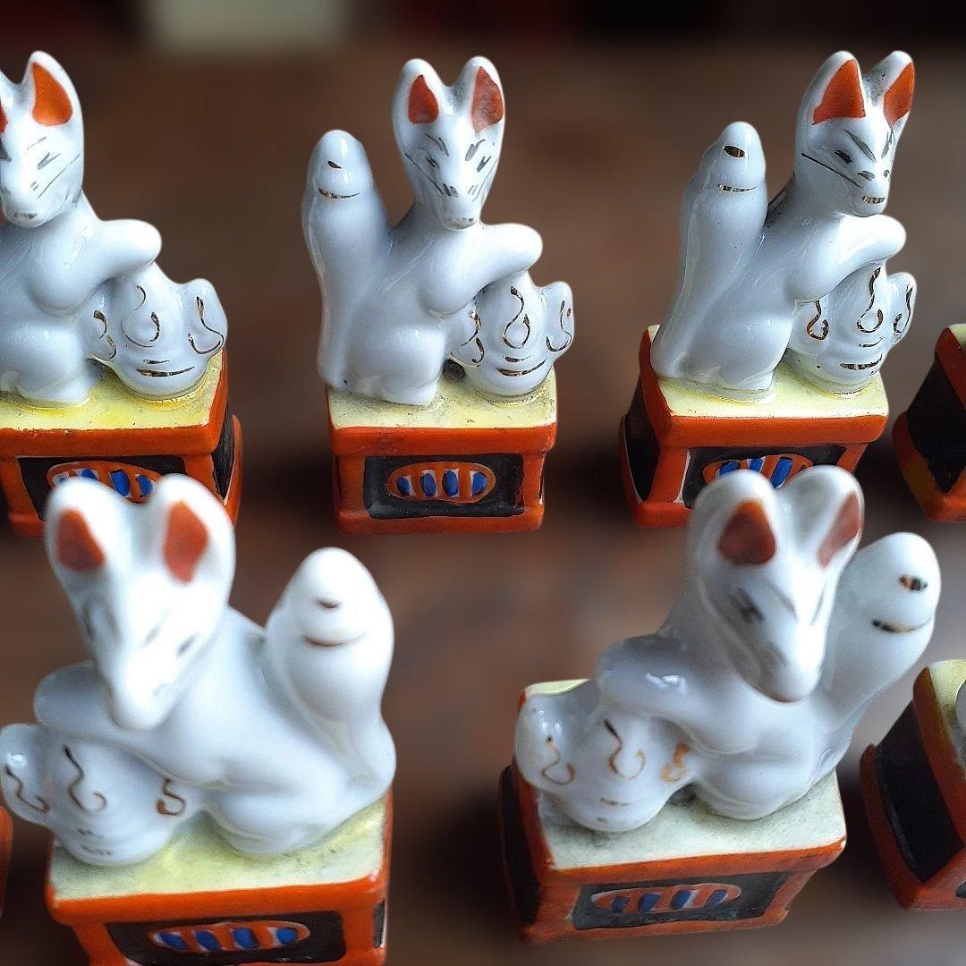 お稲荷様　キツネの置物　20体　磁器人形　縁起物　レトロ雑貨　とろとろガラス