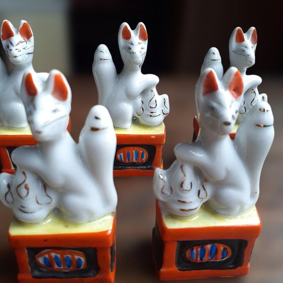 お稲荷様　キツネの置物　20体　磁器人形　縁起物　レトロ雑貨　とろとろガラス