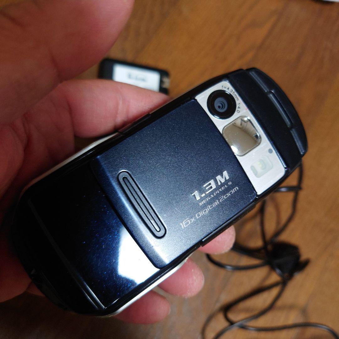 SO505iS 黒 充電器付き ガラケー