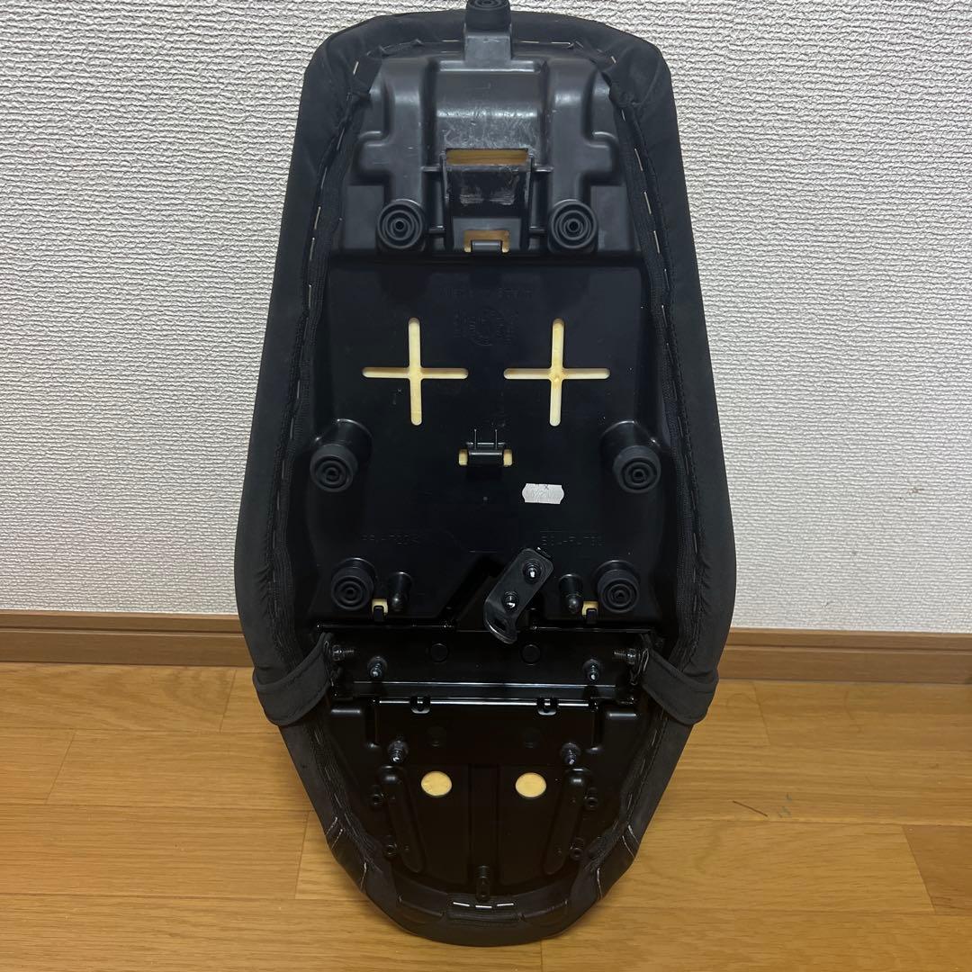 2020年式　XSR700用純正シート