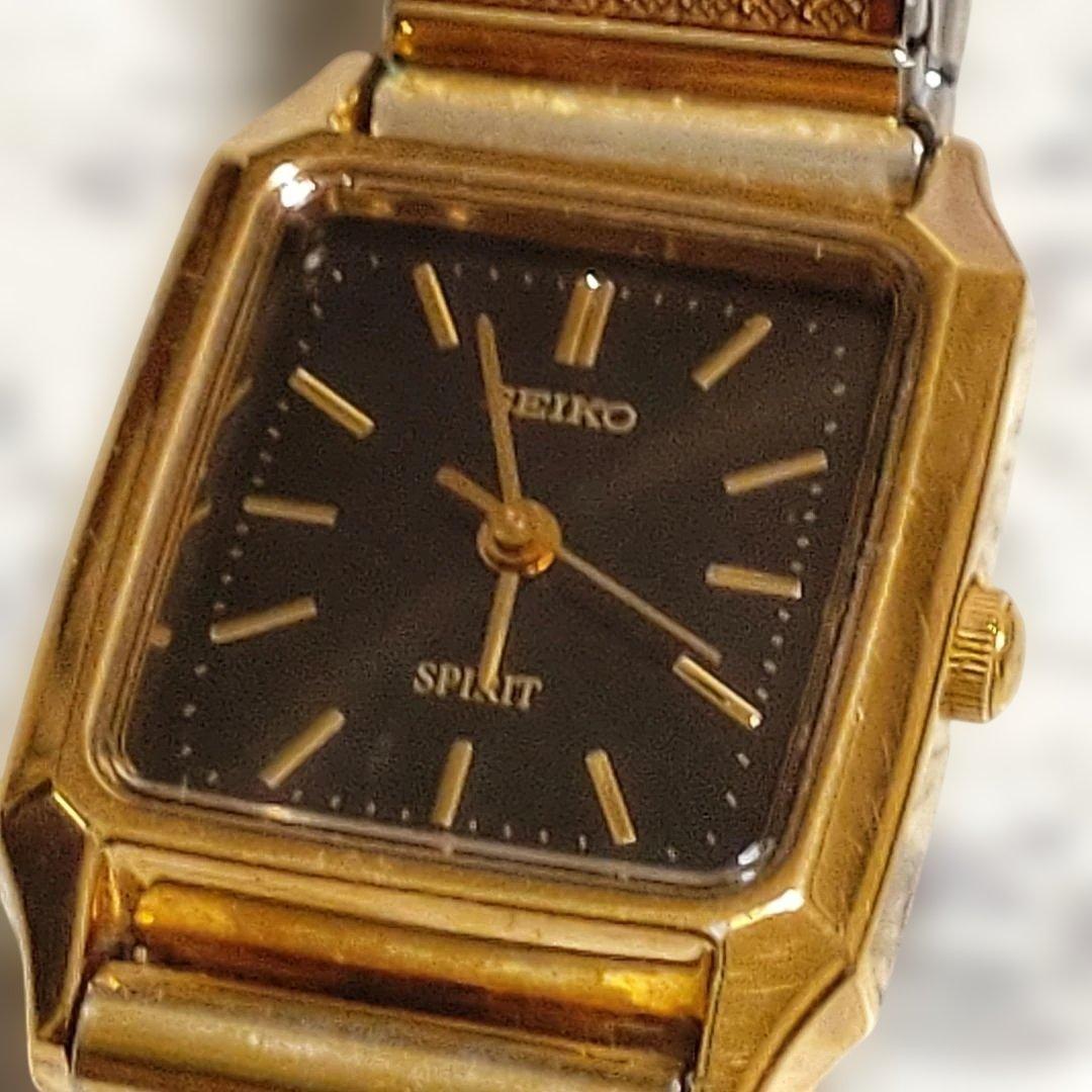 稼働　セイコー　ゴールド　腕時計　スピリット　黒文字盤　高級感
