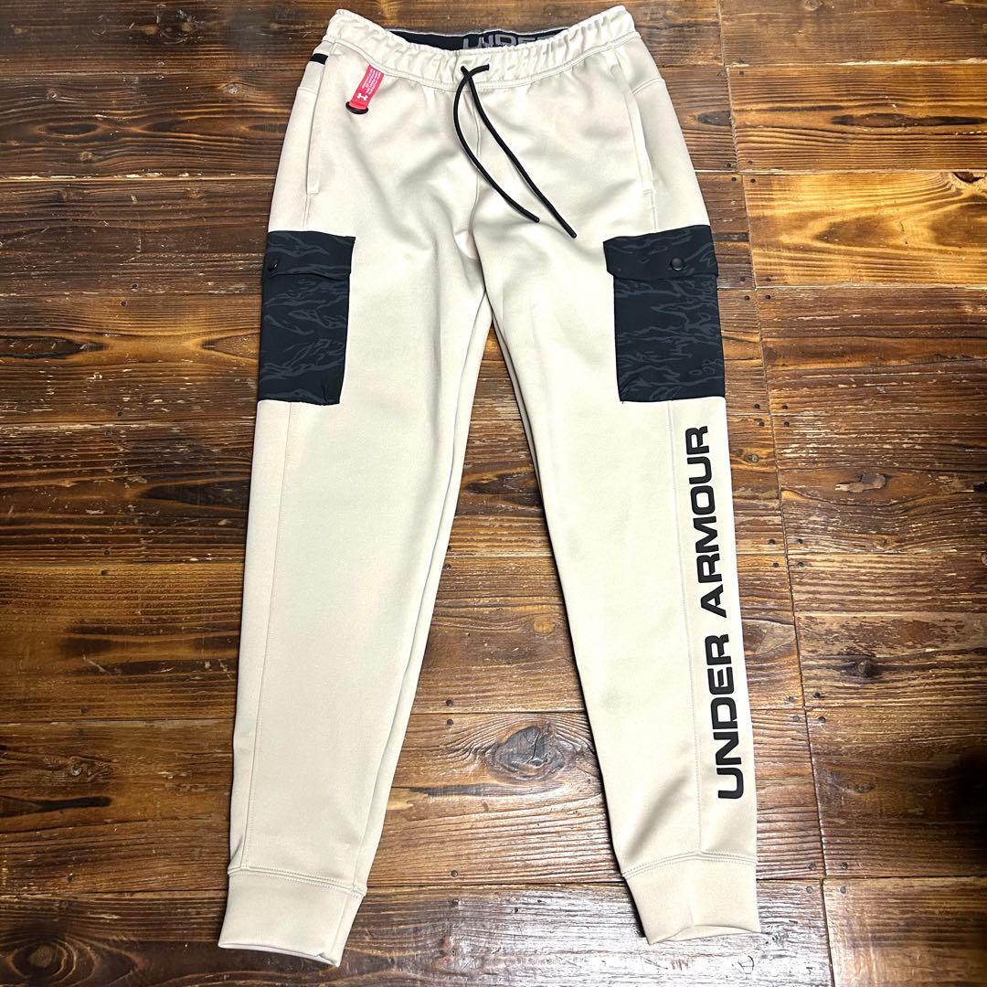 アンダーアーマーハイブリッドセットアップ 上下