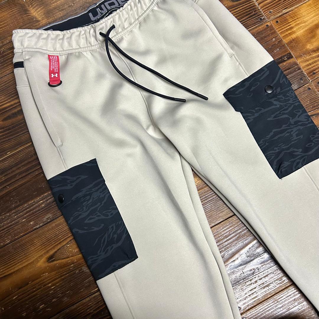 アンダーアーマーハイブリッドセットアップ 上下