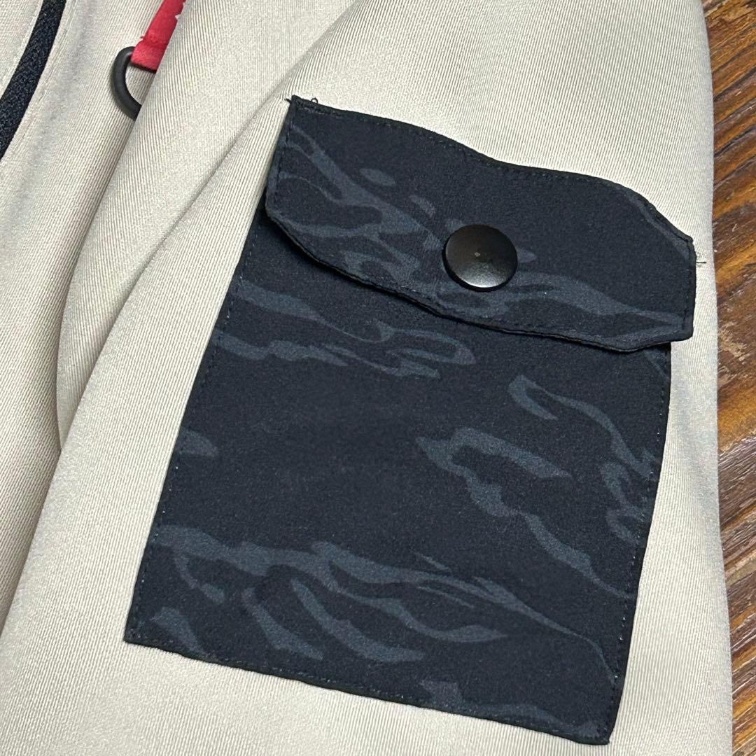 アンダーアーマーハイブリッドセットアップ 上下