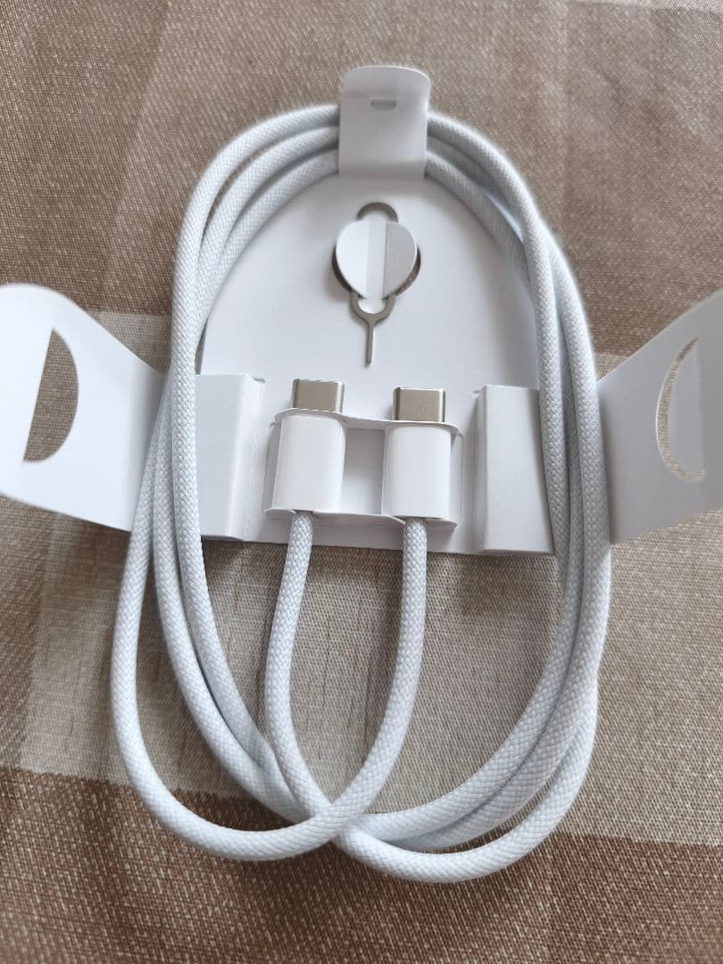 iPhone16 SIMフリー ホワイト Apple ケース付 バッテリー良好