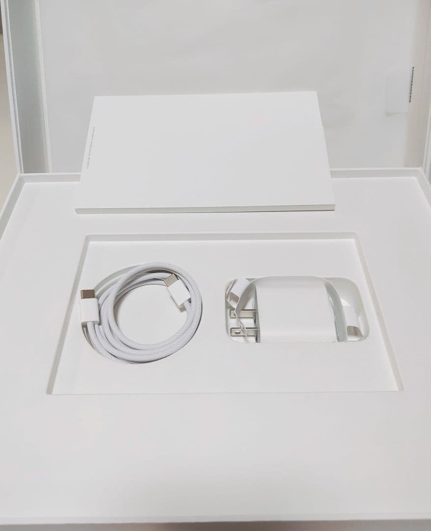 【中古】Apple iPad Air 256GB Wi-Fi 13インチ【新古】