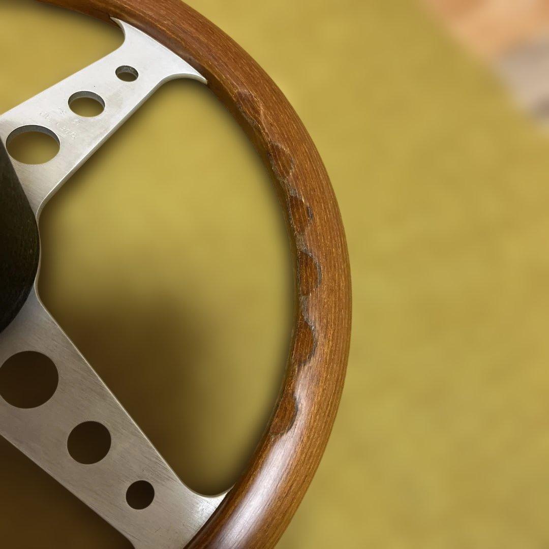 三本スポーク ステアリングホイール