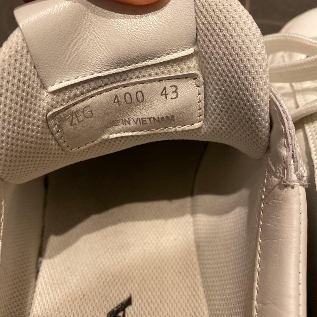 PRADA MILANO ホワイトスニーカー　28〜28.5cm 43