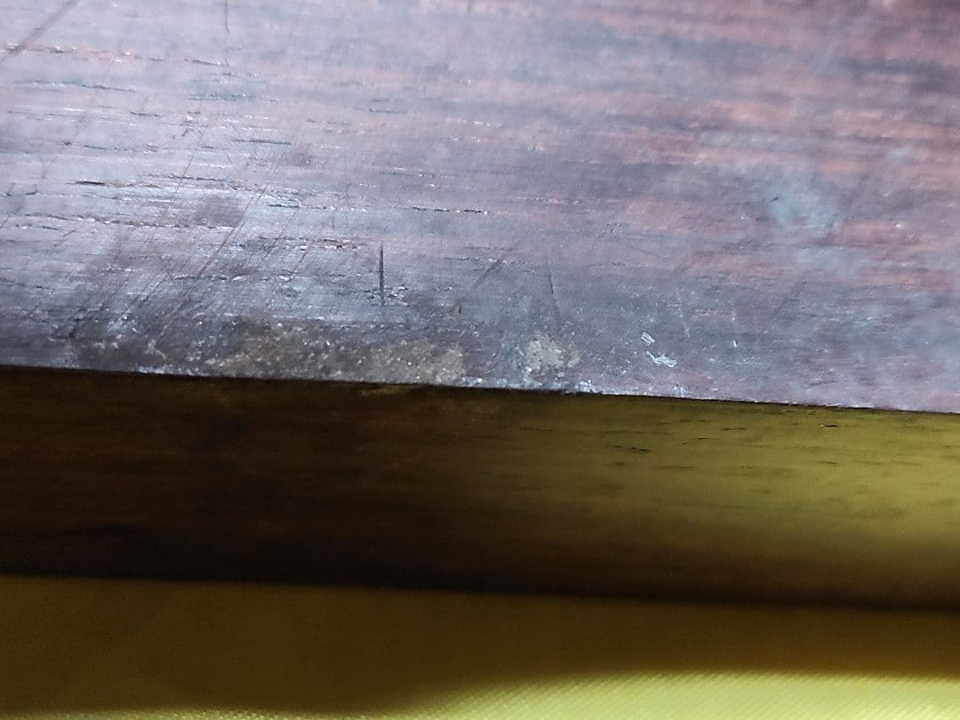 zaq　多分　紫檀の板　ほぼ四角な直方体