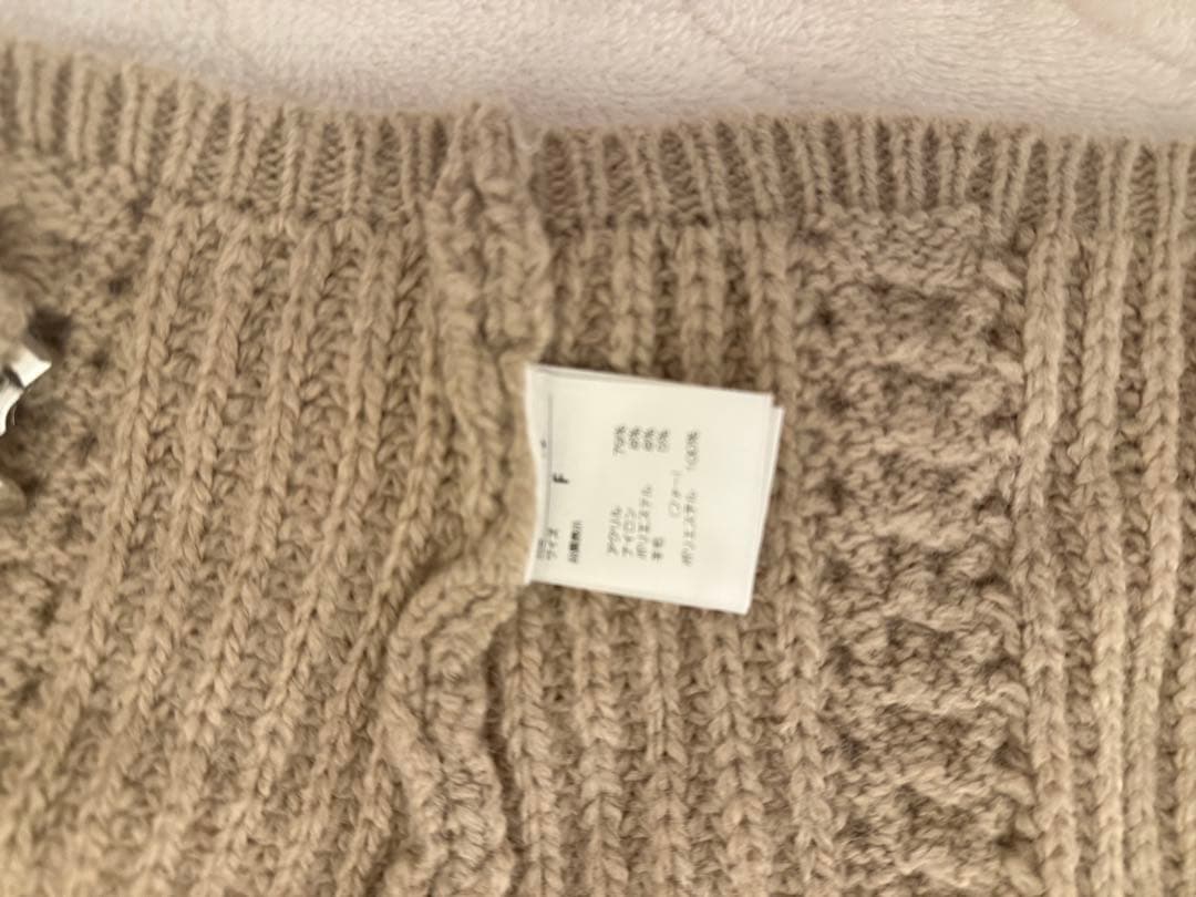 andmary ベージュ ジップアップニット