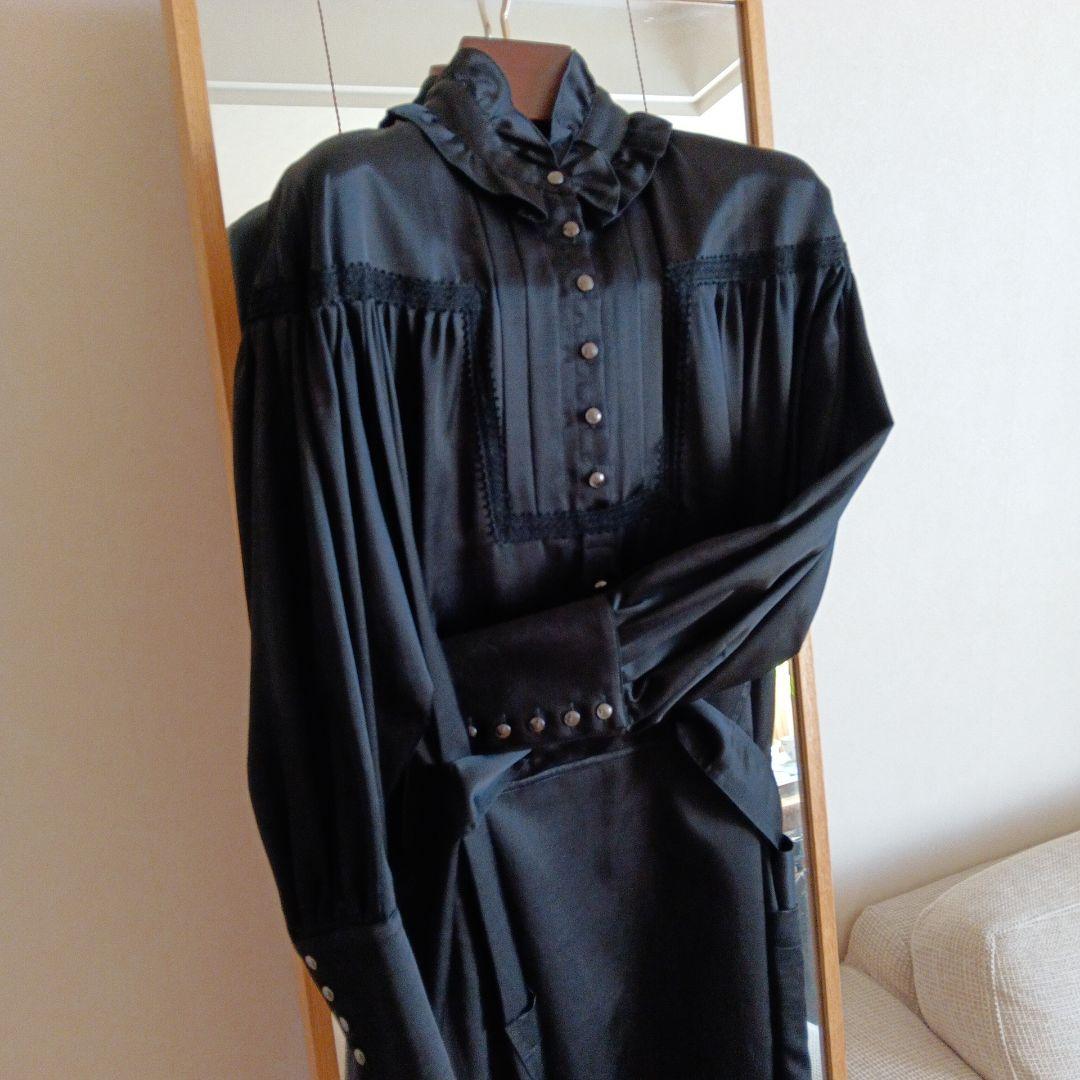 overlace オーバーレース　ワンピース　フリル付き襟のブラックロングドレス