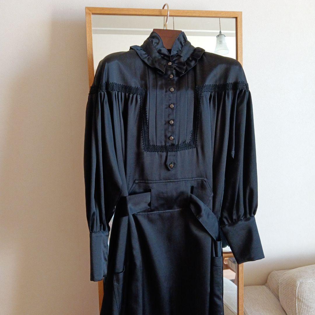 overlace オーバーレース　ワンピース　フリル付き襟のブラックロングドレス