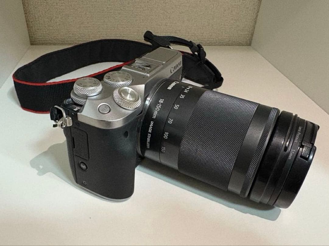 Canon EOS M6 ミラーレスカメラ　18-150mmレンズ