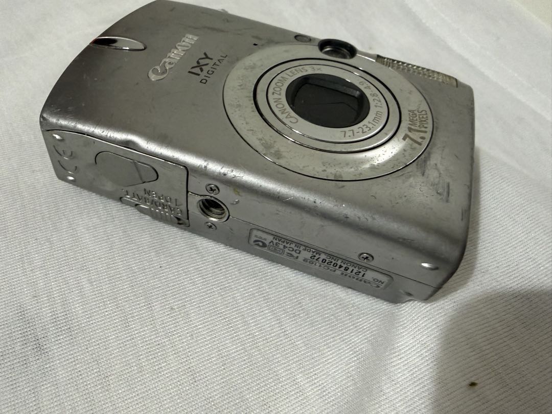 CANON IXY DIGTAL 700 デジタルコンパクトカメラ　ジャンク